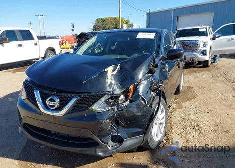 2017 Nissan Rogue Sport S z USA, uszkodzony, nr VIN JN1BJ1CP9HW034390